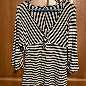 Mid sleeve dress shirt